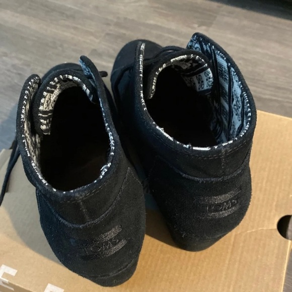 Toms Boots - Picture 3 of 5